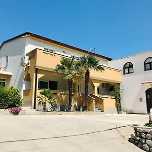 Anna Iii Apartman