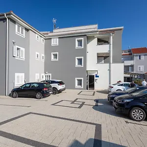 Crnekovic Tomislava 8a Apartman